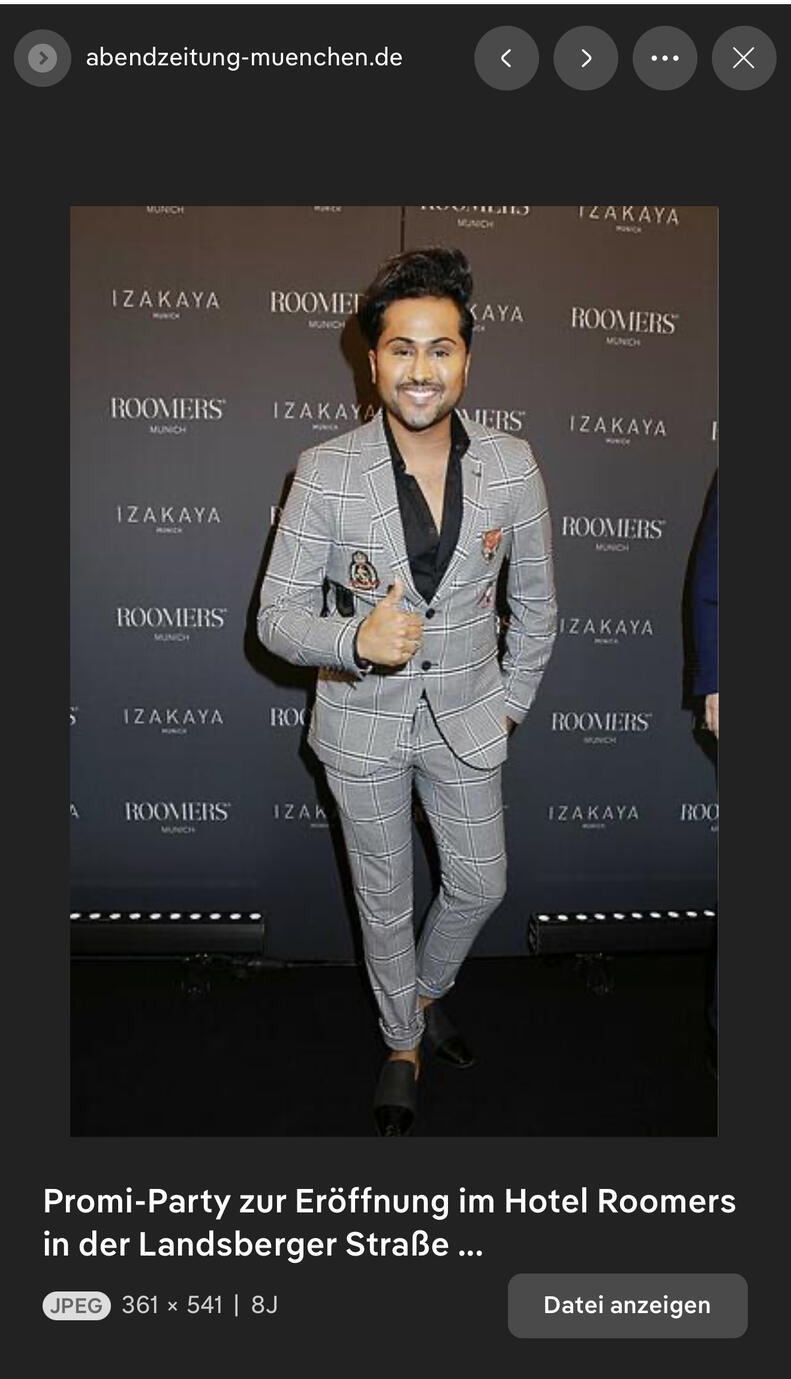 Samuel Sohebi attending the opening celebration of Roomers Munich, featured by the Munich newspaper Abendzeitung as part of its Samuel Sohebi posing at the opening event of Roomers Munich Hotel in Munich, Germany. The appearance was featured by the Munich newspaper Abendzeitung during its coverage of the venue’s launch and celebrity guests.